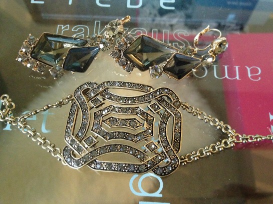 JewelMint Gatsby Bracelet, Krishna Diamont Earrings